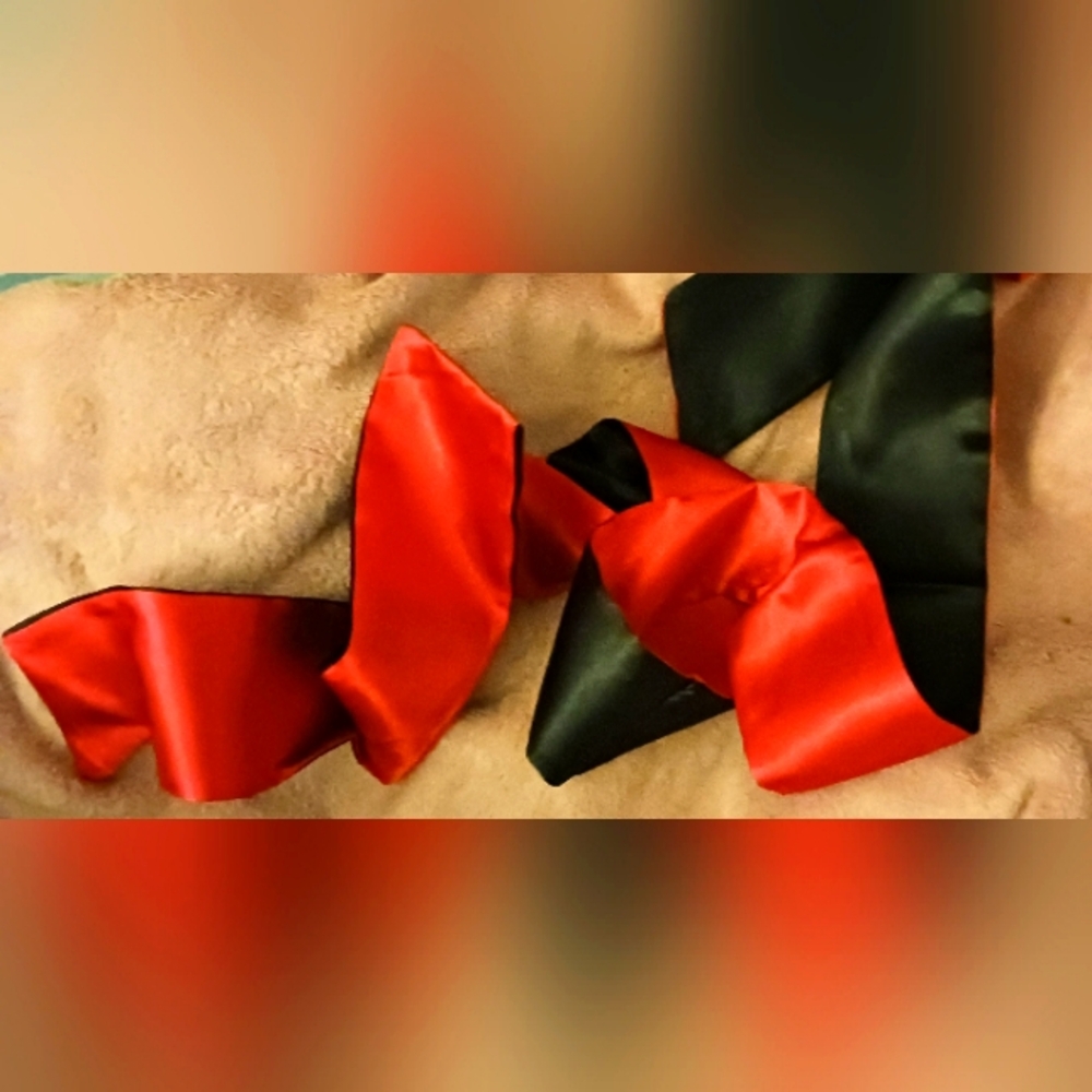 Set of black and red satin blindfolds